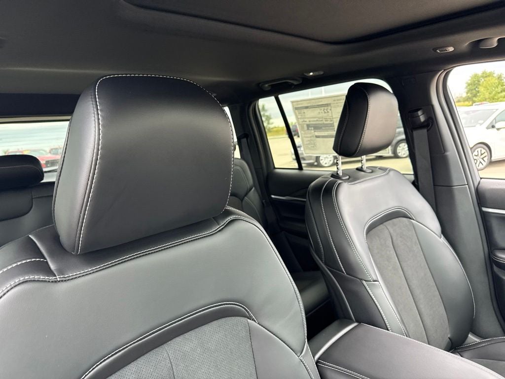 2027 Jeep Grand Cherokee GRAND CHEROKEE LAREDO ALTITUDE 4X4