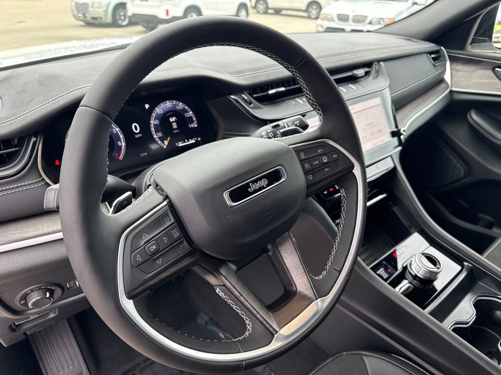 2027 Jeep Grand Cherokee GRAND CHEROKEE LAREDO ALTITUDE 4X4