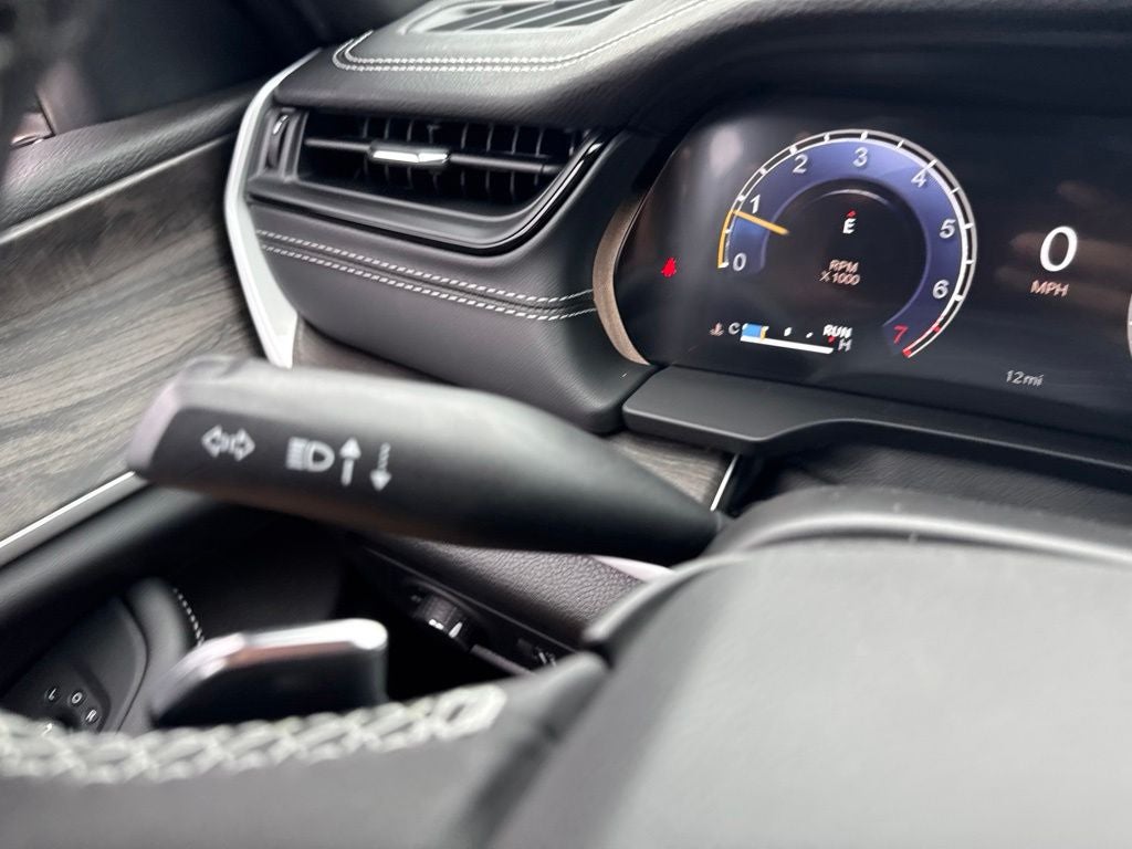 2027 Jeep Grand Cherokee GRAND CHEROKEE LAREDO ALTITUDE 4X4