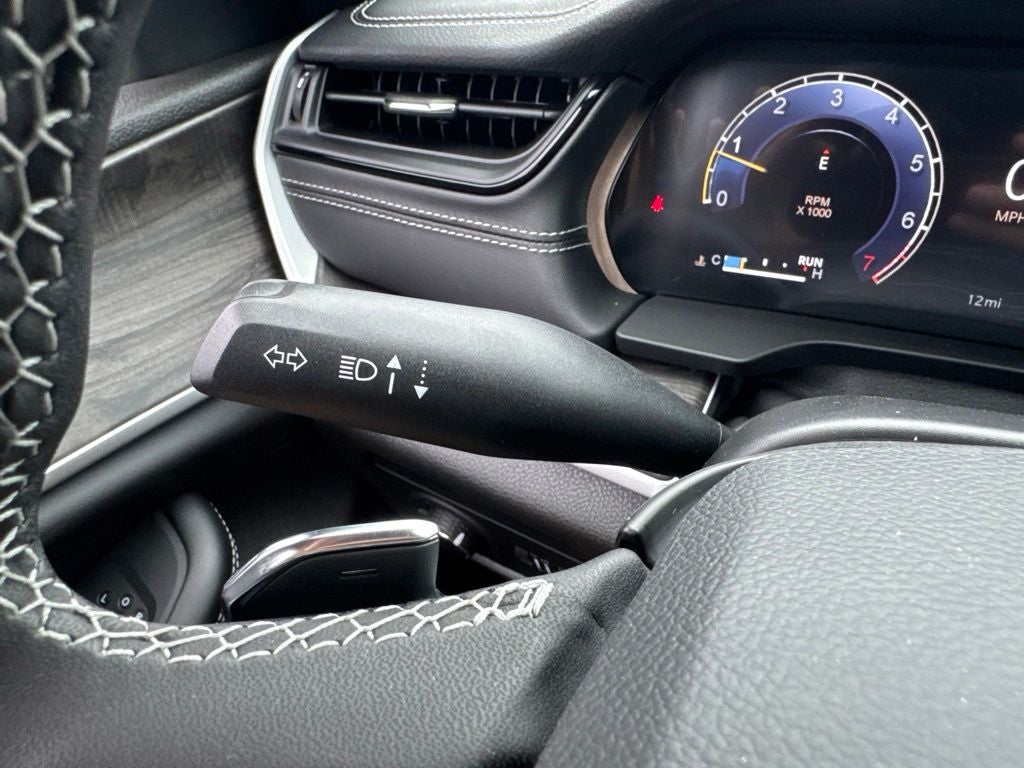 2027 Jeep Grand Cherokee GRAND CHEROKEE LAREDO ALTITUDE 4X4