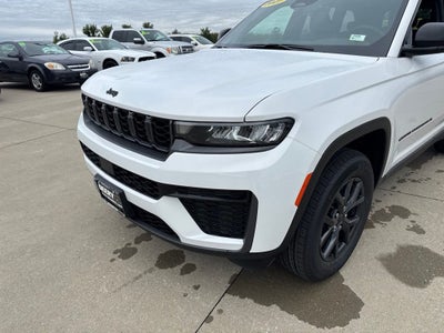 2027 Jeep Grand Cherokee GRAND CHEROKEE LAREDO ALTITUDE 4X4
