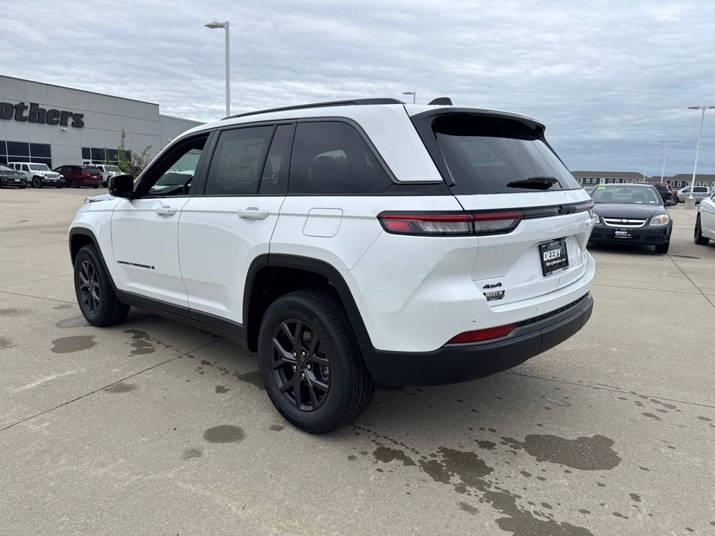 2027 Jeep Grand Cherokee GRAND CHEROKEE LAREDO ALTITUDE 4X4