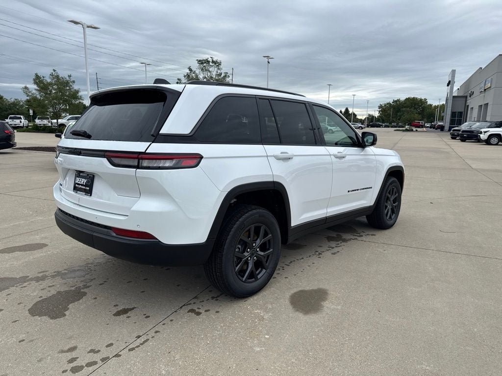 2027 Jeep Grand Cherokee GRAND CHEROKEE LAREDO ALTITUDE 4X4