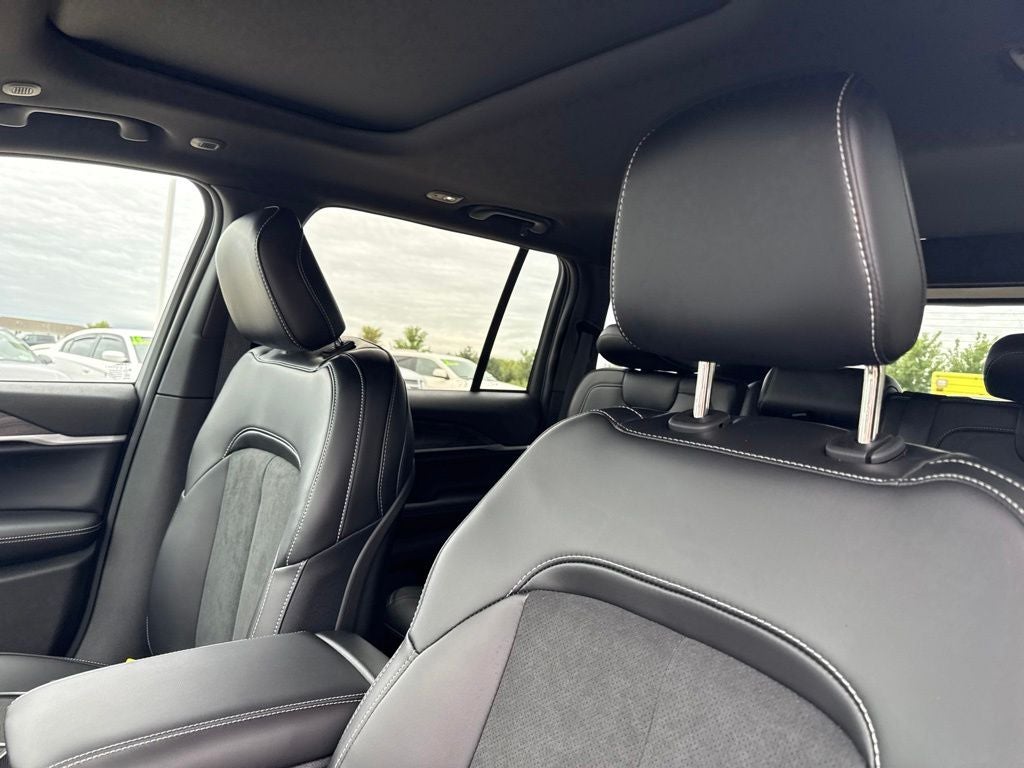 2027 Jeep Grand Cherokee GRAND CHEROKEE LAREDO ALTITUDE 4X4