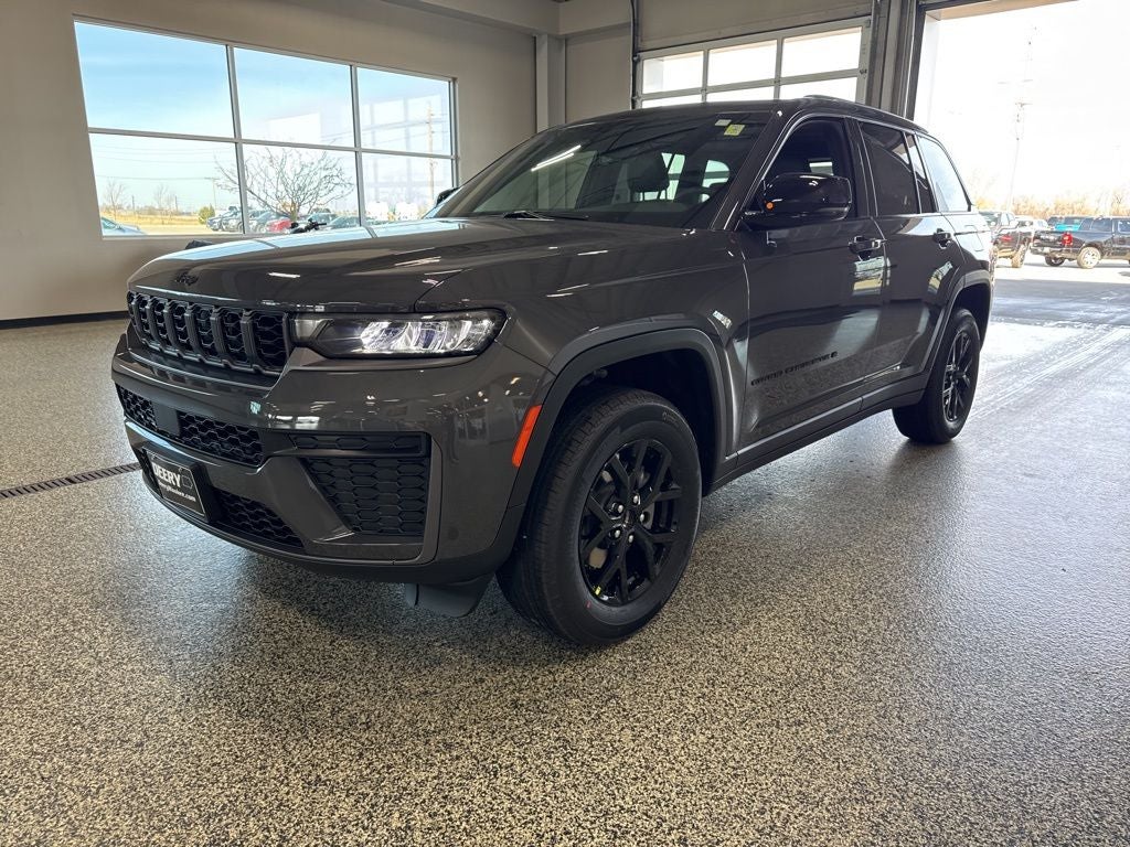 2026 Jeep Grand Cherokee GRAND CHEROKEE LAREDO ALTITUDE 4X4