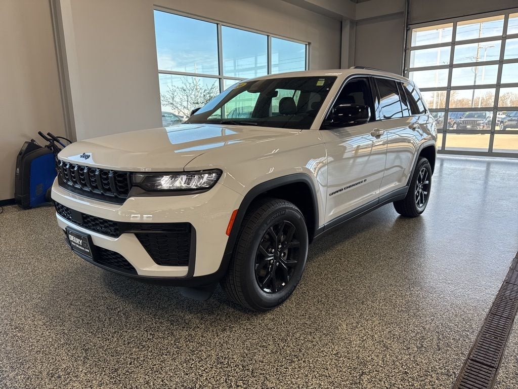 2026 Jeep Grand Cherokee GRAND CHEROKEE LAREDO ALTITUDE 4X4
