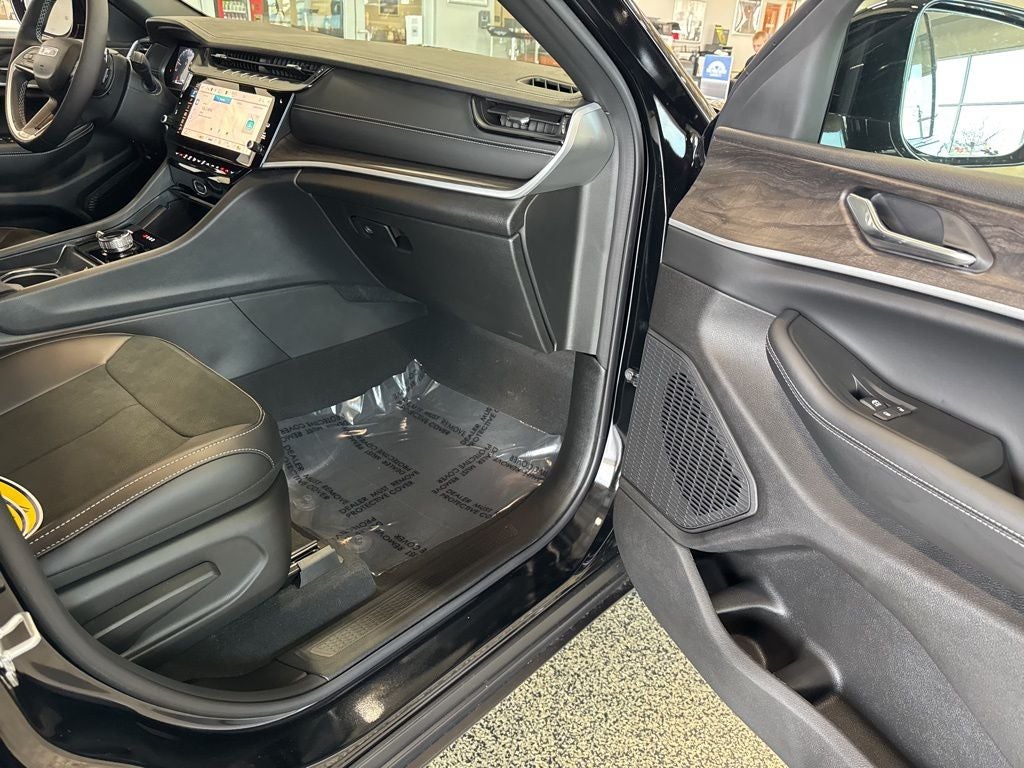 2026 Jeep Grand Cherokee GRAND CHEROKEE LAREDO ALTITUDE 4X4