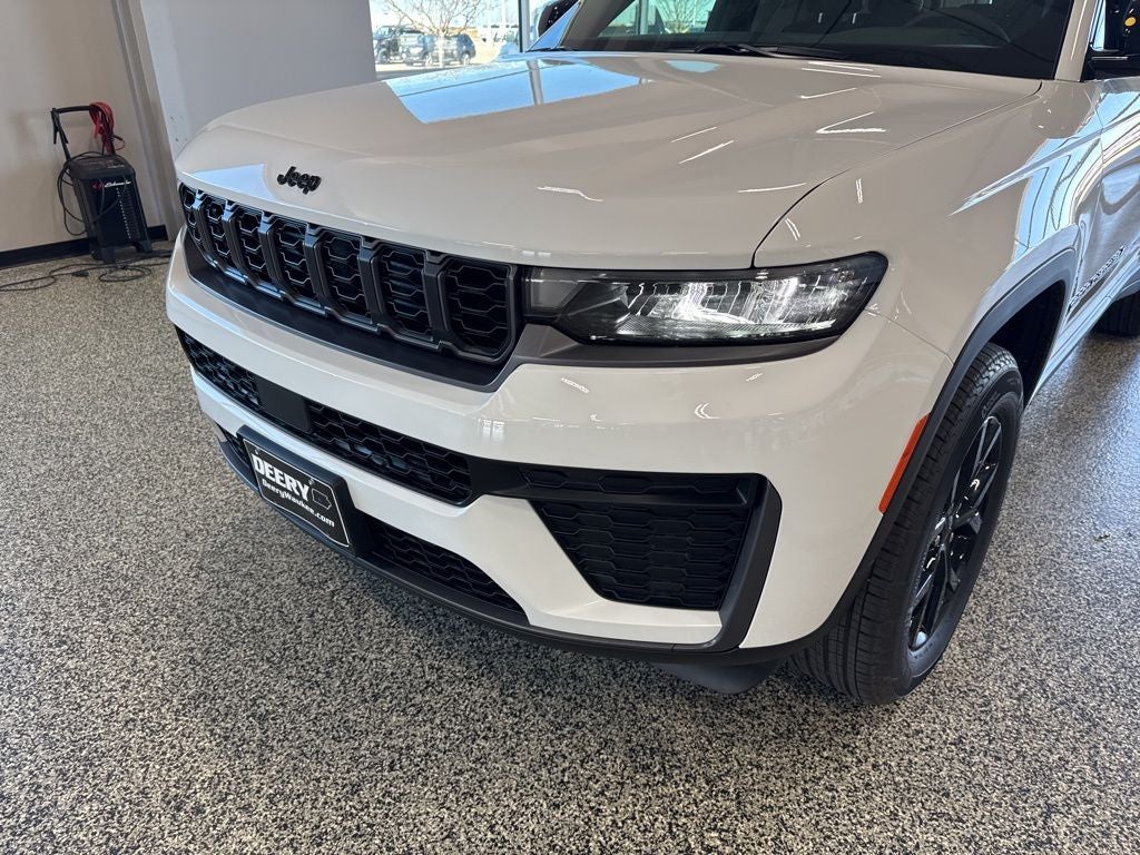 2026 Jeep Grand Cherokee GRAND CHEROKEE LAREDO ALTITUDE 4X4
