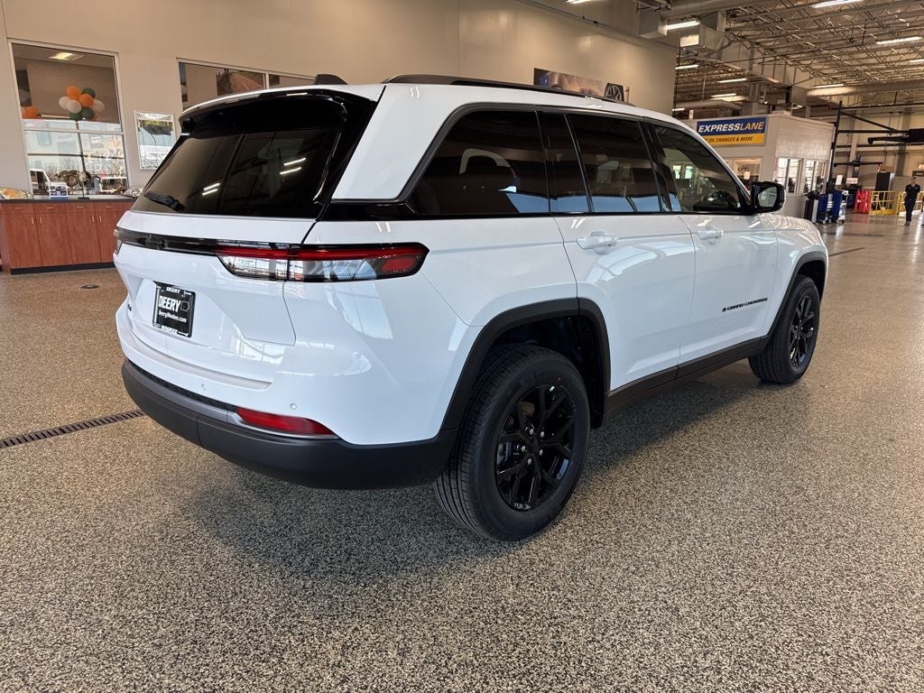 2026 Jeep Grand Cherokee GRAND CHEROKEE LAREDO ALTITUDE 4X4