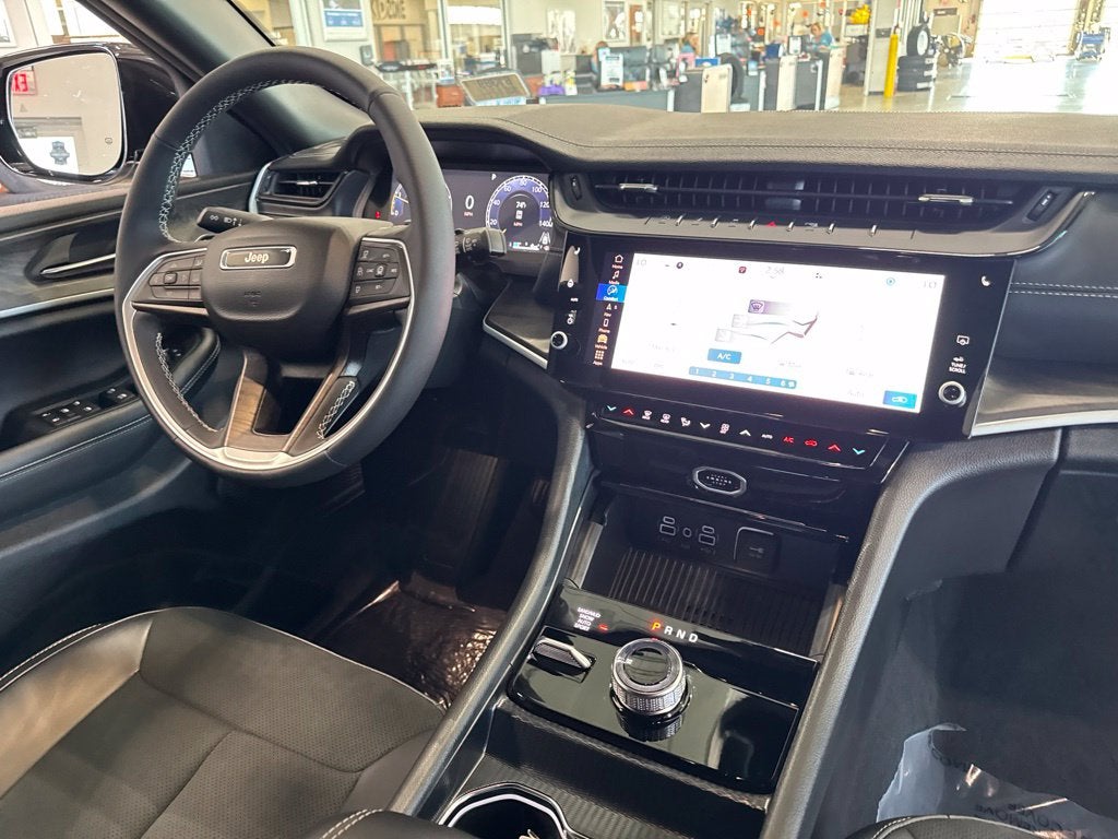 2026 Jeep Grand Cherokee Altitude 4x4