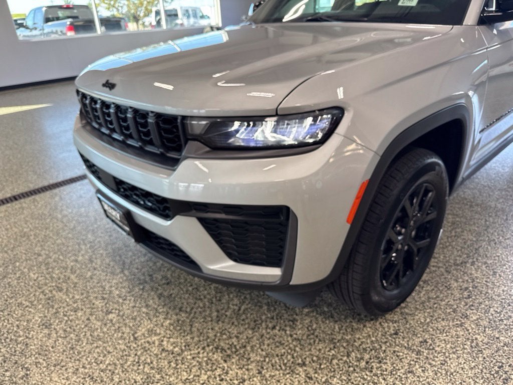 2026 Jeep Grand Cherokee Altitude 4x4