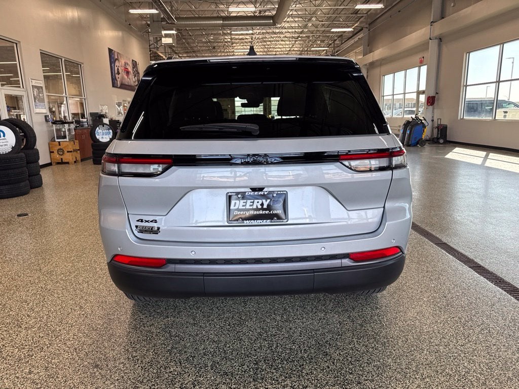 2026 Jeep Grand Cherokee Altitude 4x4