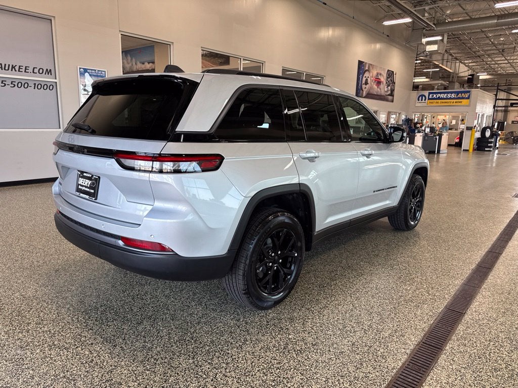 2026 Jeep Grand Cherokee Altitude 4x4