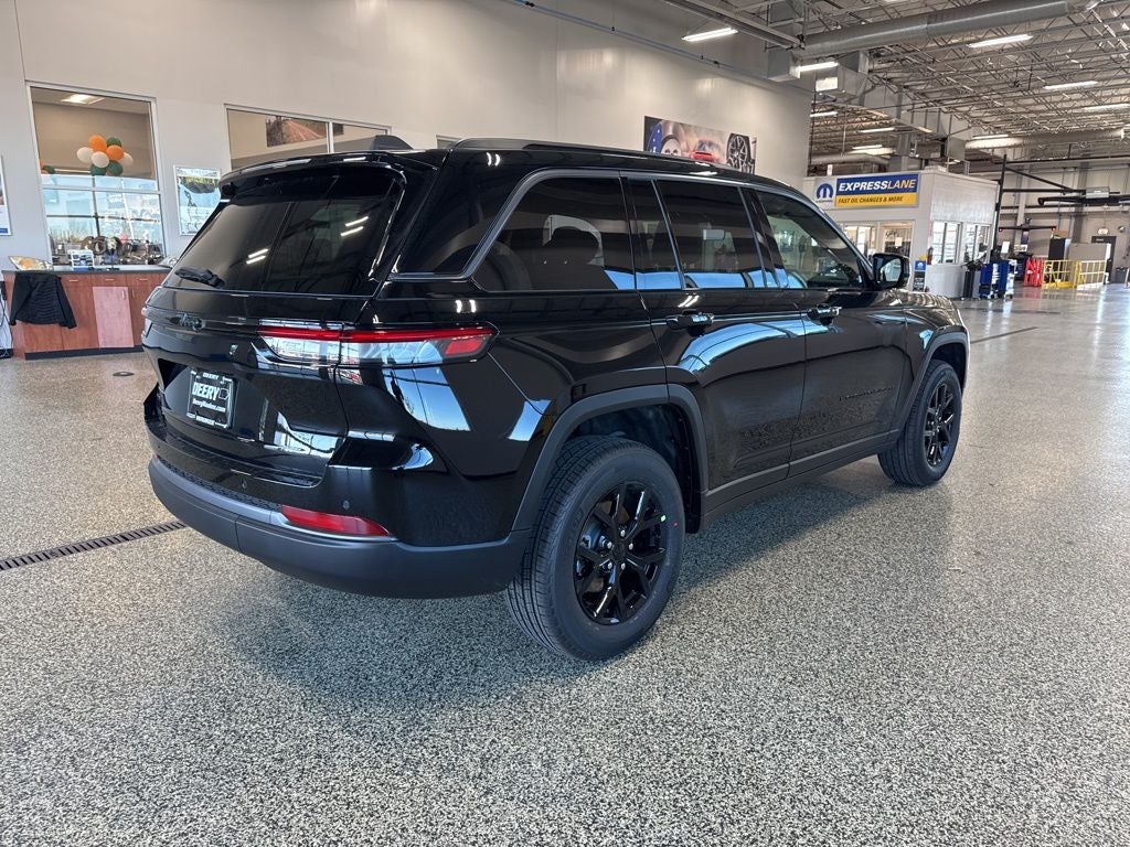 2026 Jeep Grand Cherokee GRAND CHEROKEE LAREDO ALTITUDE 4X4