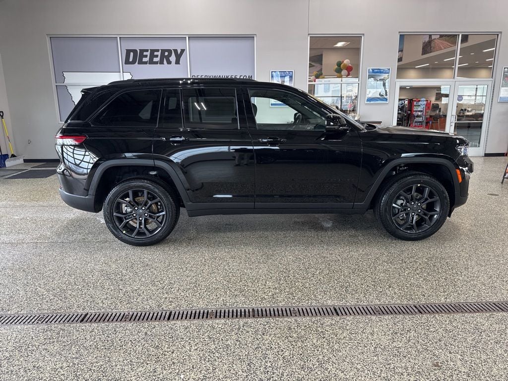 2025 Jeep Grand Cherokee GRAND CHEROKEE LIMITED 4X4