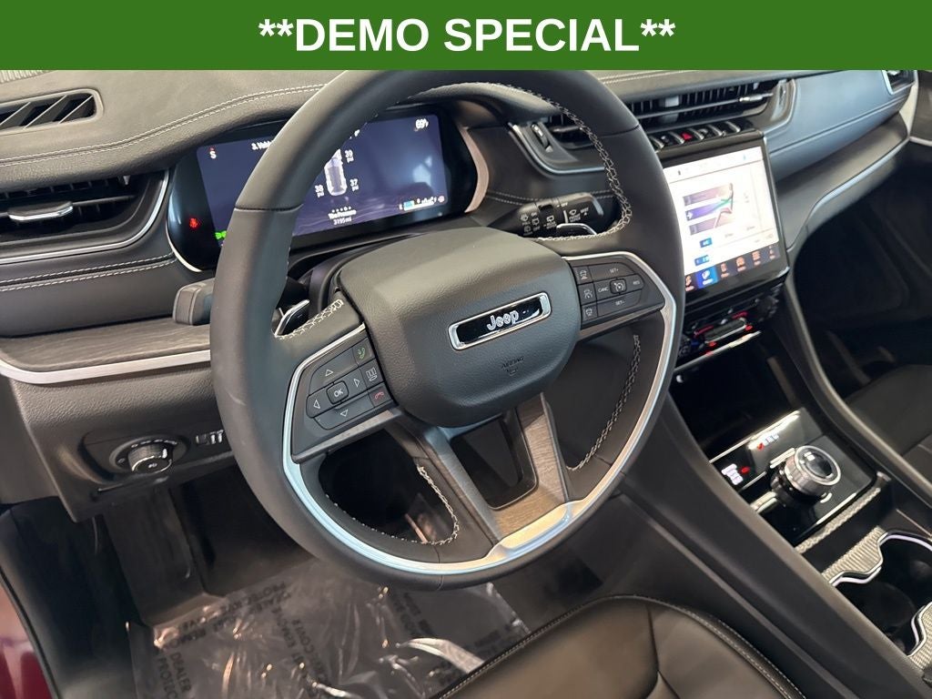 2025 Jeep Grand Cherokee GRAND CHEROKEE LIMITED 4X4