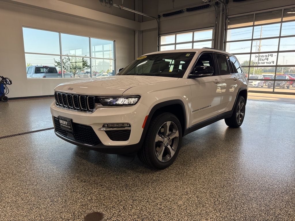 2025 Jeep Grand Cherokee GRAND CHEROKEE LIMITED 4X4