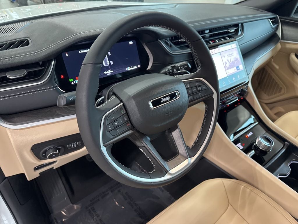 2025 Jeep Grand Cherokee GRAND CHEROKEE LIMITED 4X4