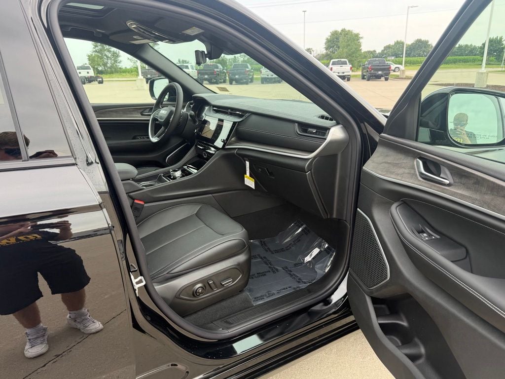 2026 Jeep Grand Cherokee GRAND CHEROKEE LIMITED RESERVE 4X4