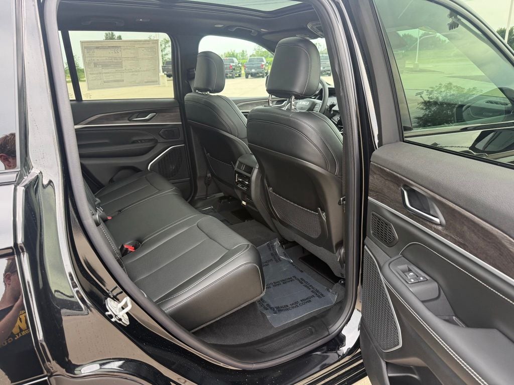2026 Jeep Grand Cherokee GRAND CHEROKEE LIMITED RESERVE 4X4