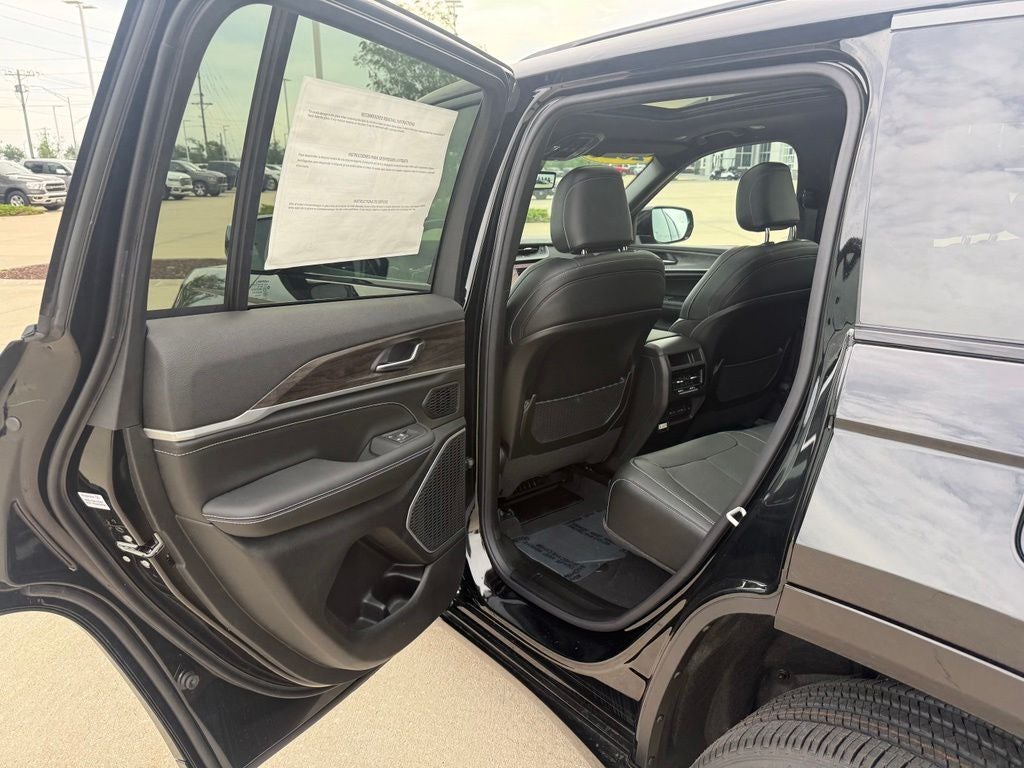 2026 Jeep Grand Cherokee GRAND CHEROKEE LIMITED RESERVE 4X4