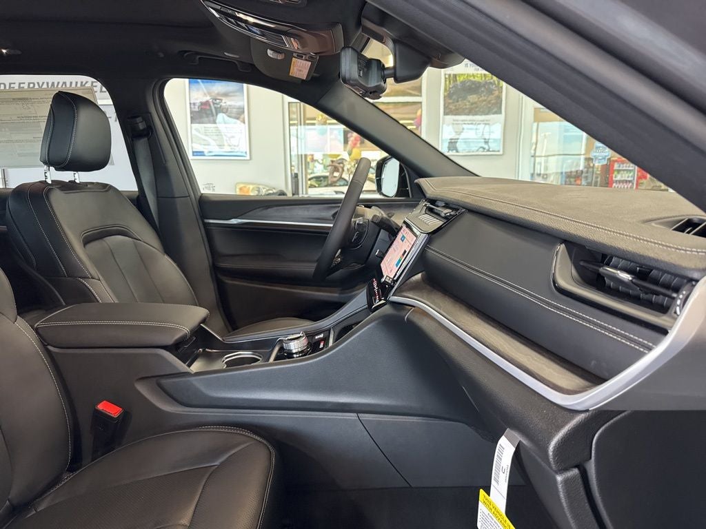 2026 Jeep Grand Cherokee GRAND CHEROKEE LIMITED RESERVE 4X4