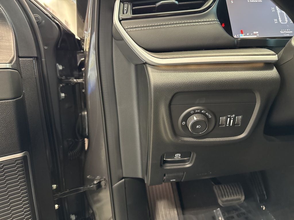 2026 Jeep Grand Cherokee GRAND CHEROKEE LIMITED RESERVE 4X4