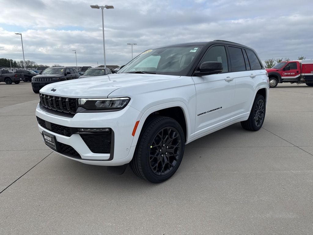 2026 Jeep Grand Cherokee GRAND CHEROKEE SUMMIT 4X4