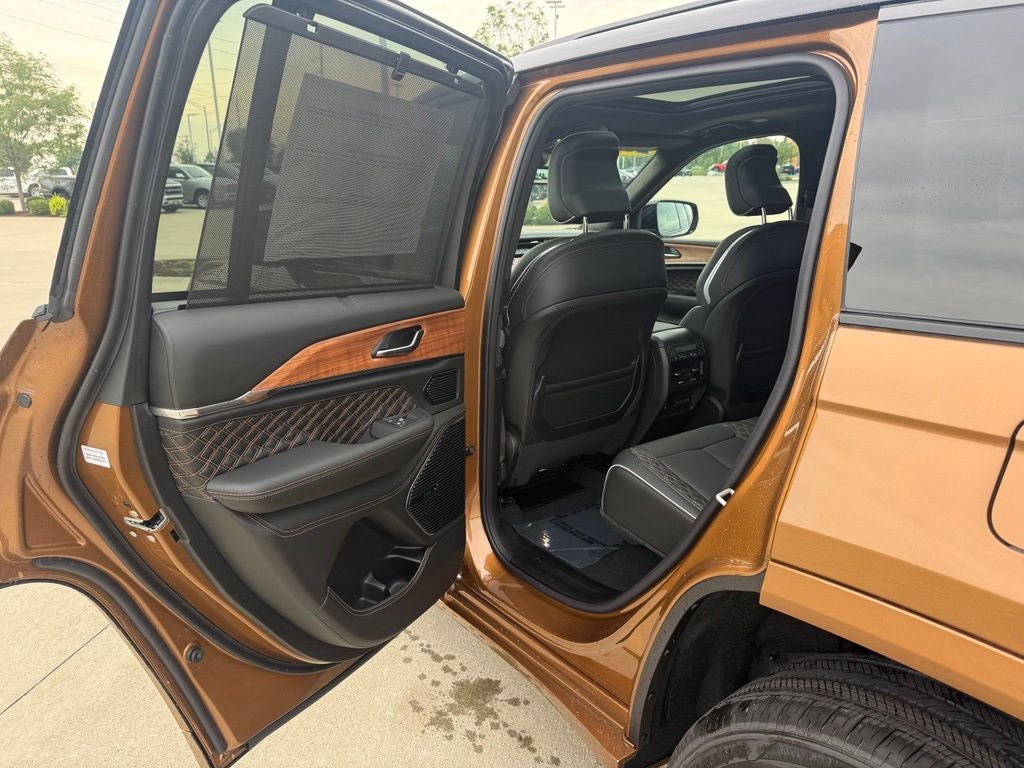 2026 Jeep Grand Cherokee GRAND CHEROKEE SUMMIT 4X4