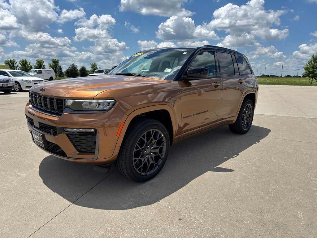 2026 Jeep Grand Cherokee GRAND CHEROKEE SUMMIT 4X4