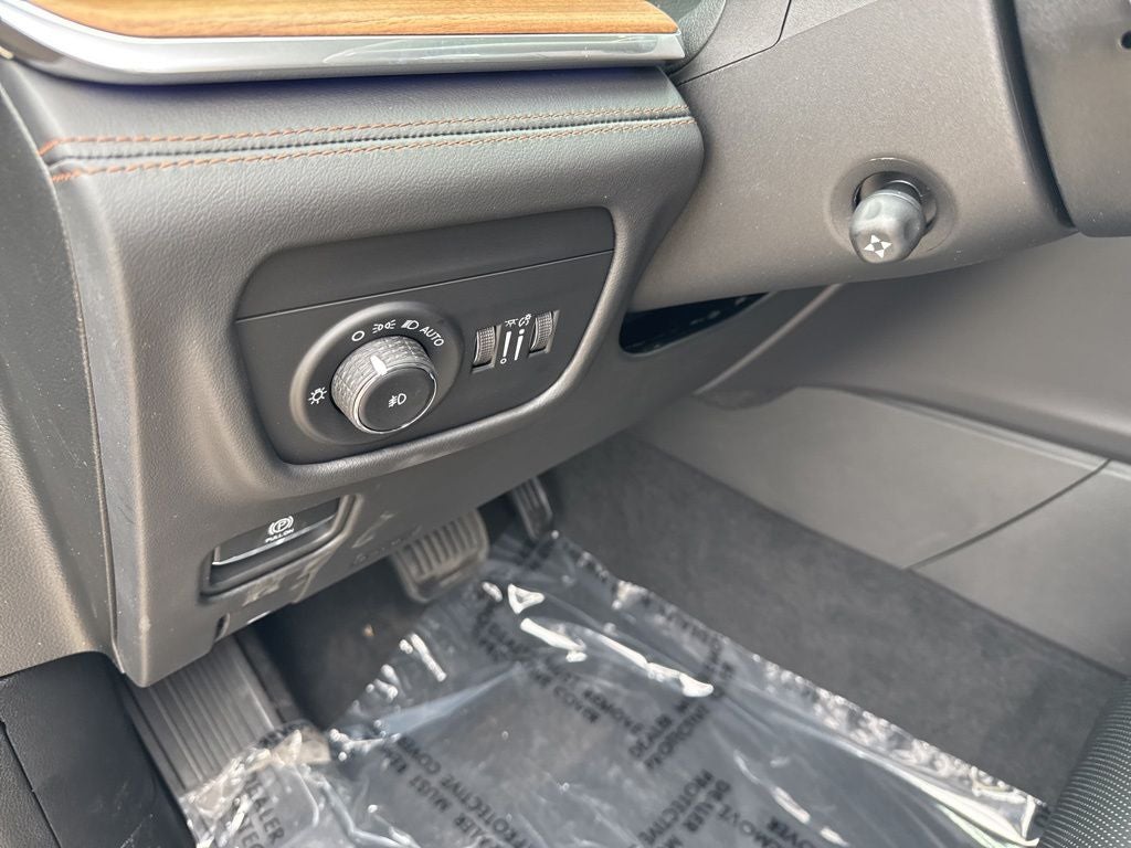 2026 Jeep Grand Cherokee GRAND CHEROKEE SUMMIT 4X4