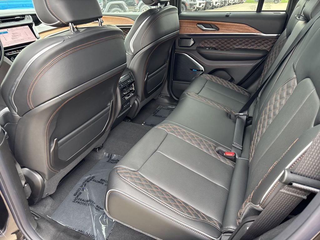 2026 Jeep Grand Cherokee GRAND CHEROKEE SUMMIT 4X4