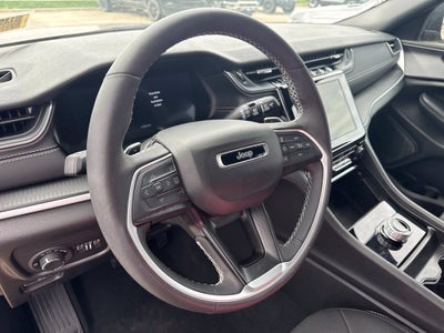 2025 Jeep Grand Cherokee L Laredo 4x4