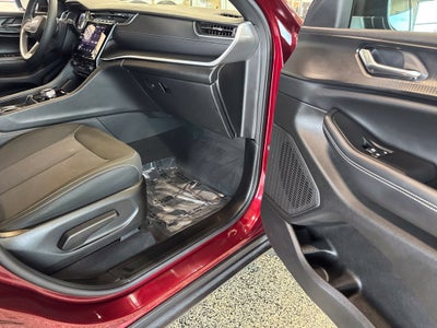 2025 Jeep Grand Cherokee L Laredo 4x4