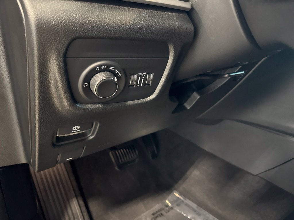 2025 Jeep Grand Cherokee L Laredo 4x4