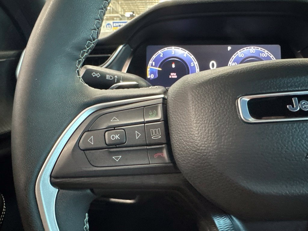 2025 Jeep Grand Cherokee L Laredo 4x4