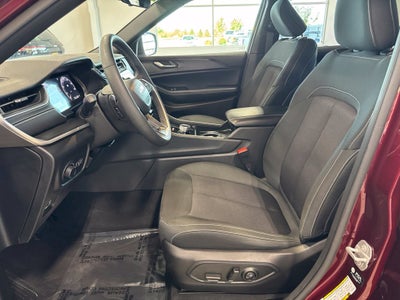 2025 Jeep Grand Cherokee L Laredo 4x4