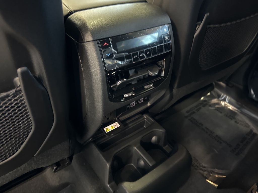 2026 Jeep Grand Cherokee GRAND CHEROKEE L LAREDO X 4X4