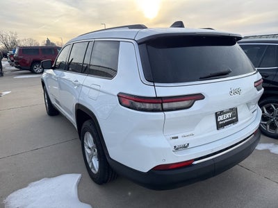 2022 Jeep Grand Cherokee L Laredo 4x4