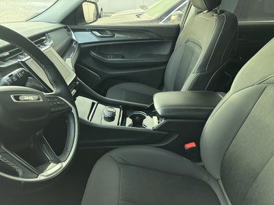 2022 Jeep Grand Cherokee L Laredo 4x4