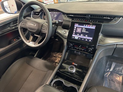 2023 Jeep Grand Cherokee L Laredo 4x4