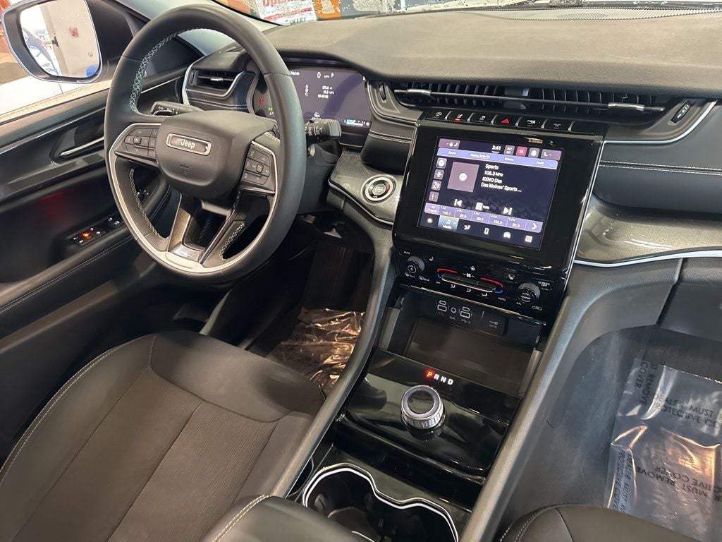 2023 Jeep Grand Cherokee L Laredo 4x4