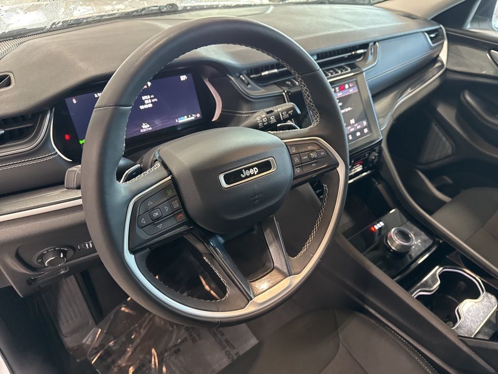 2023 Jeep Grand Cherokee L Laredo 4x4