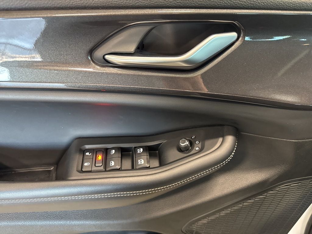 2023 Jeep Grand Cherokee L Laredo 4x4