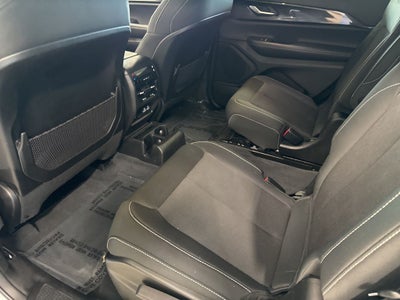 2023 Jeep Grand Cherokee L Laredo 4x4