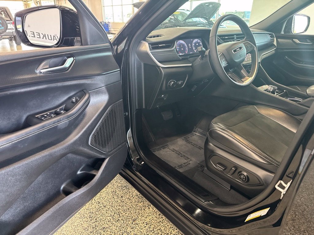2025 Jeep Grand Cherokee L Altitude X 4x4