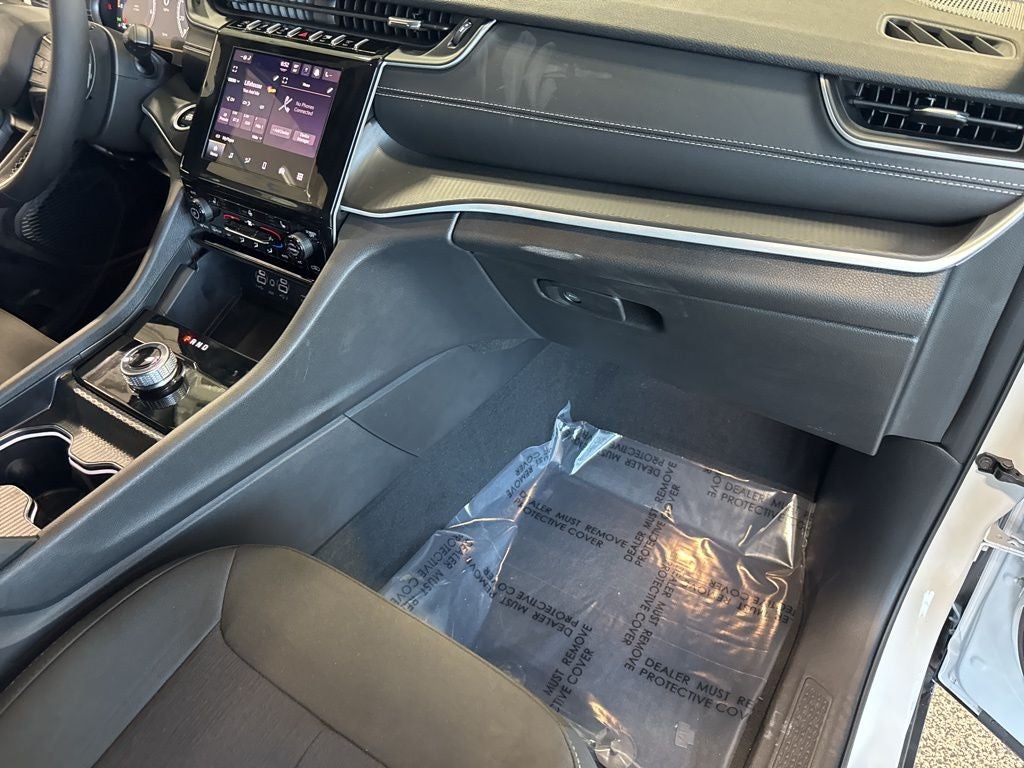 2026 Jeep Grand Cherokee GRAND CHEROKEE L LAREDO X 4X4