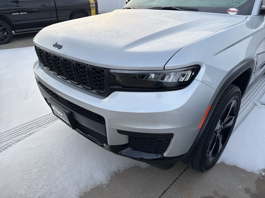 2025 Jeep Grand Cherokee L Altitude 4x4