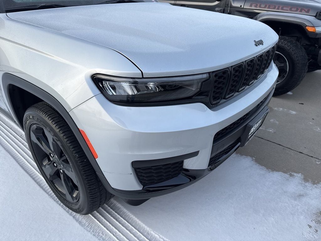 2025 Jeep Grand Cherokee L Altitude 4x4
