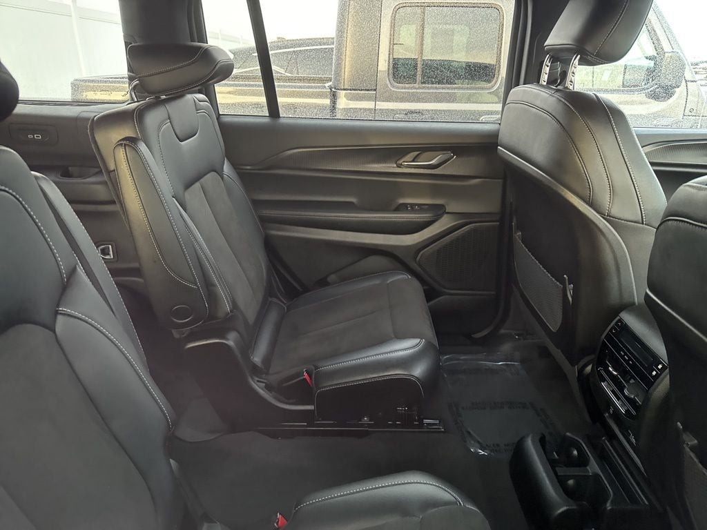 2025 Jeep Grand Cherokee L Altitude 4x4